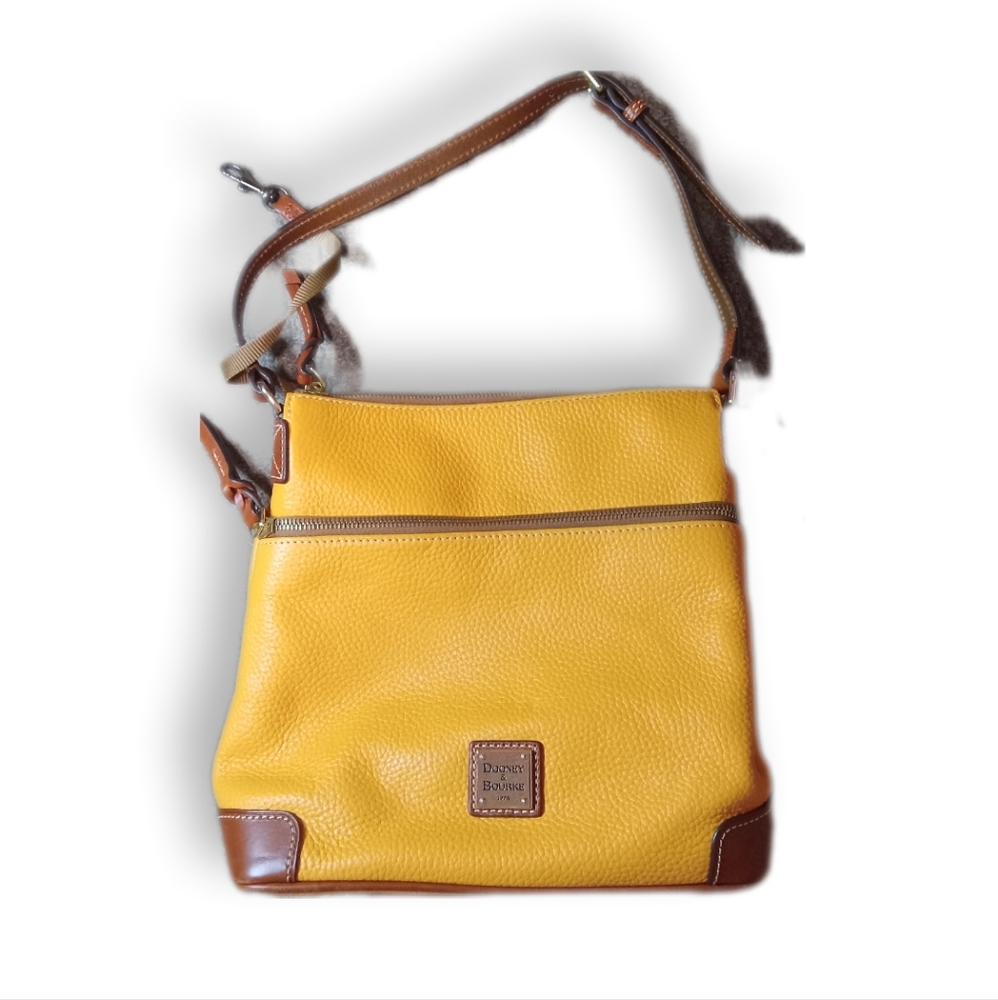 Dooney and Bourke Bag Like New